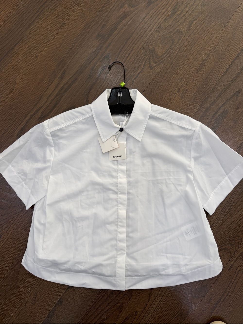 SIMONAI White Short-Sleeve Cropped Button-Down Shirt